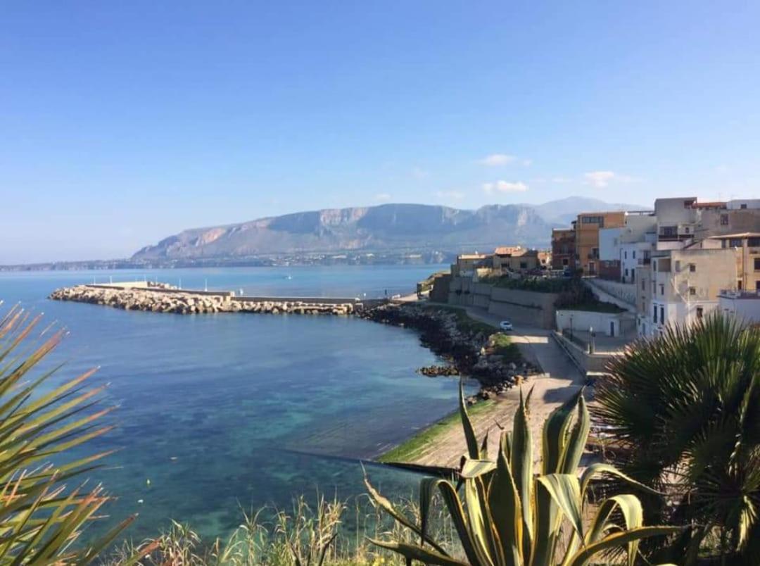 Casa vacanza da Mirella e Peppe Trappeto  Esterno foto